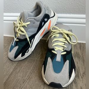 YEEZY boost 700 “wave runner” 2017